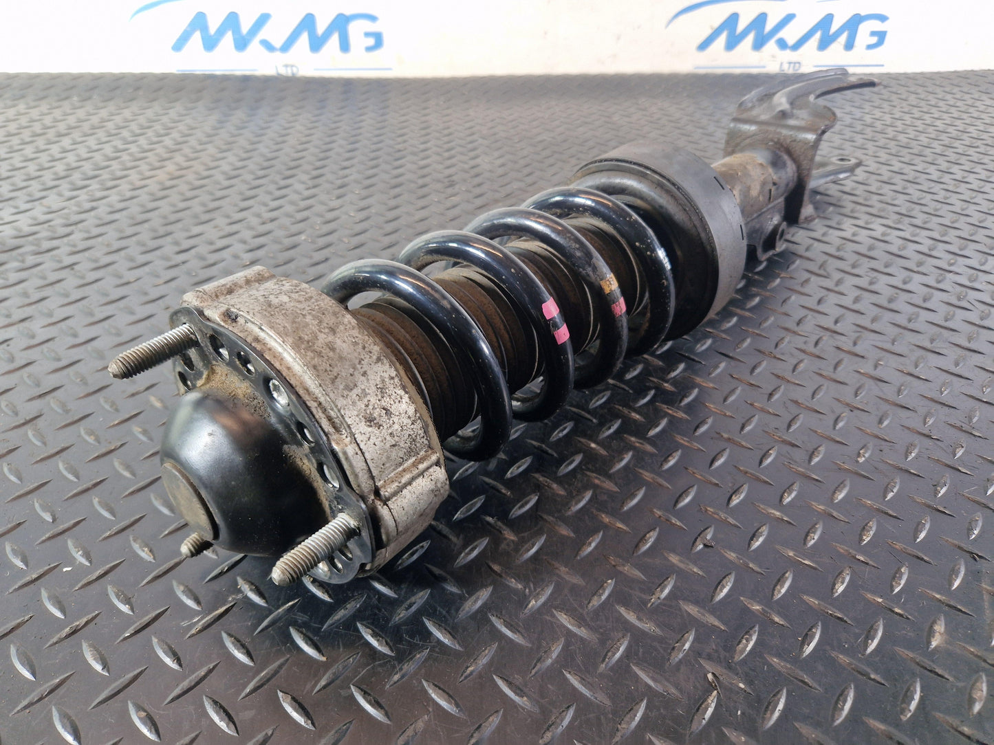 10-18 Volkswagen Touareg 7P Front Left Shock Absorber 7P6413031