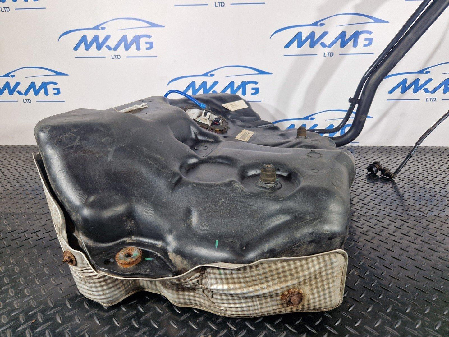 16-19 AUDI A4 B9 AVANT GENUINE PETROL ENGINE FUEL TANK 8W0201021CJ 8W02012WD