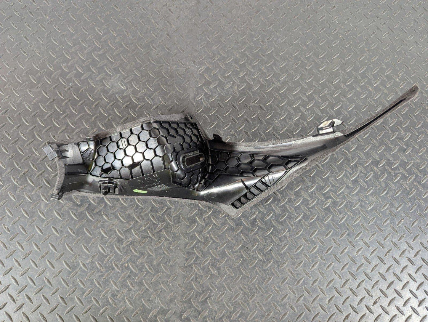 13-19 MERCEDES BENZ CLA C117 RIGHT DRIVER SIDE REAR C PILLAR TRIM A1176902625