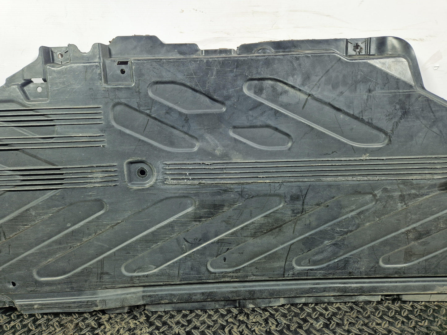 MERCEDES C CLASS W205 LEFT SIDE UNDERBODY COVER UNDERTRAY SHIELD A2056841900