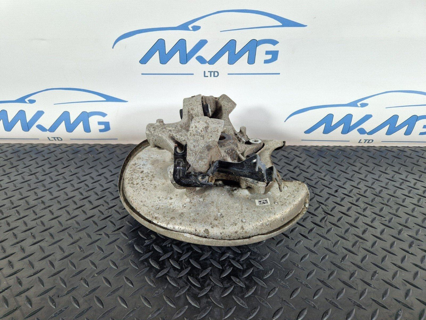 16-19 AUDI A4 B9 GENUINE REAR RIGHT O/S WHEEL HUB & BEARING 8W0615612 8W0505460F