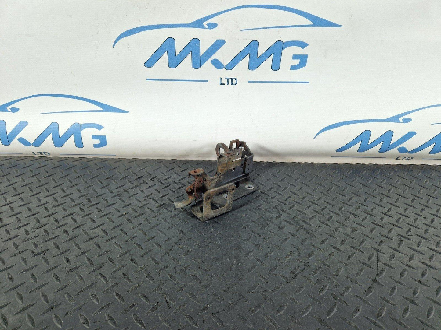 06-14 MERCEDES SPRINTER W906 ENGINE MOUNT SUPPORT CARRIER BRACKET A6512231541