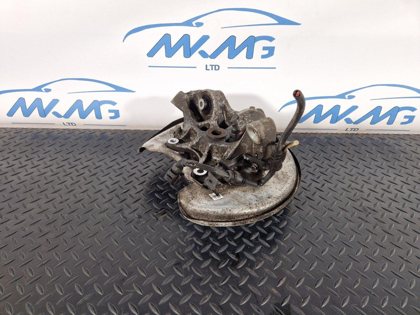 16-24 AUDI A5 F5 GENUINE REAR LEFT N/S WHEEL HUB & BEARING 8W0615611