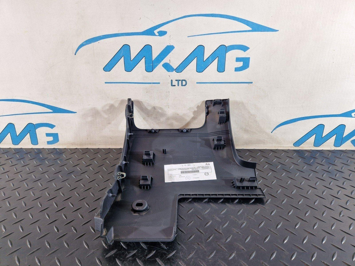 10-18 VW TOUAREG 7P GENUINE RIGHT LOWER DASH TRIM 7P2858366B81U