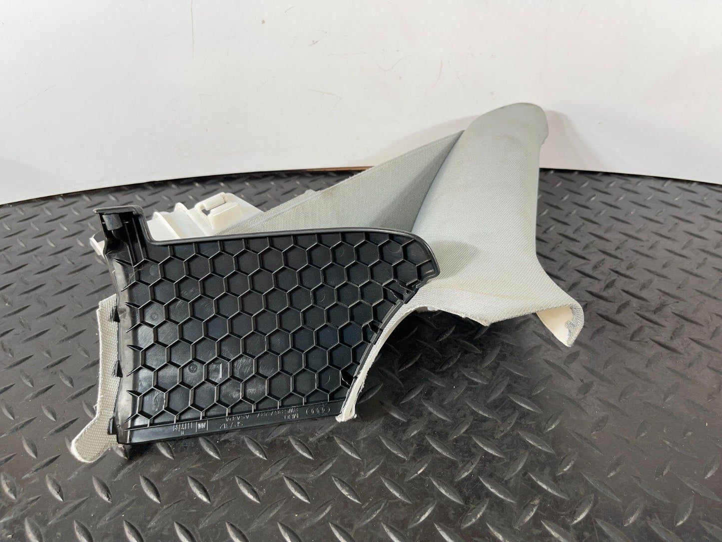 16-19 AUDI A4 B9 SALOON GENUINE REAR LEFT N/S C-PILLAR COMPLETE TRIM 8W5867287A