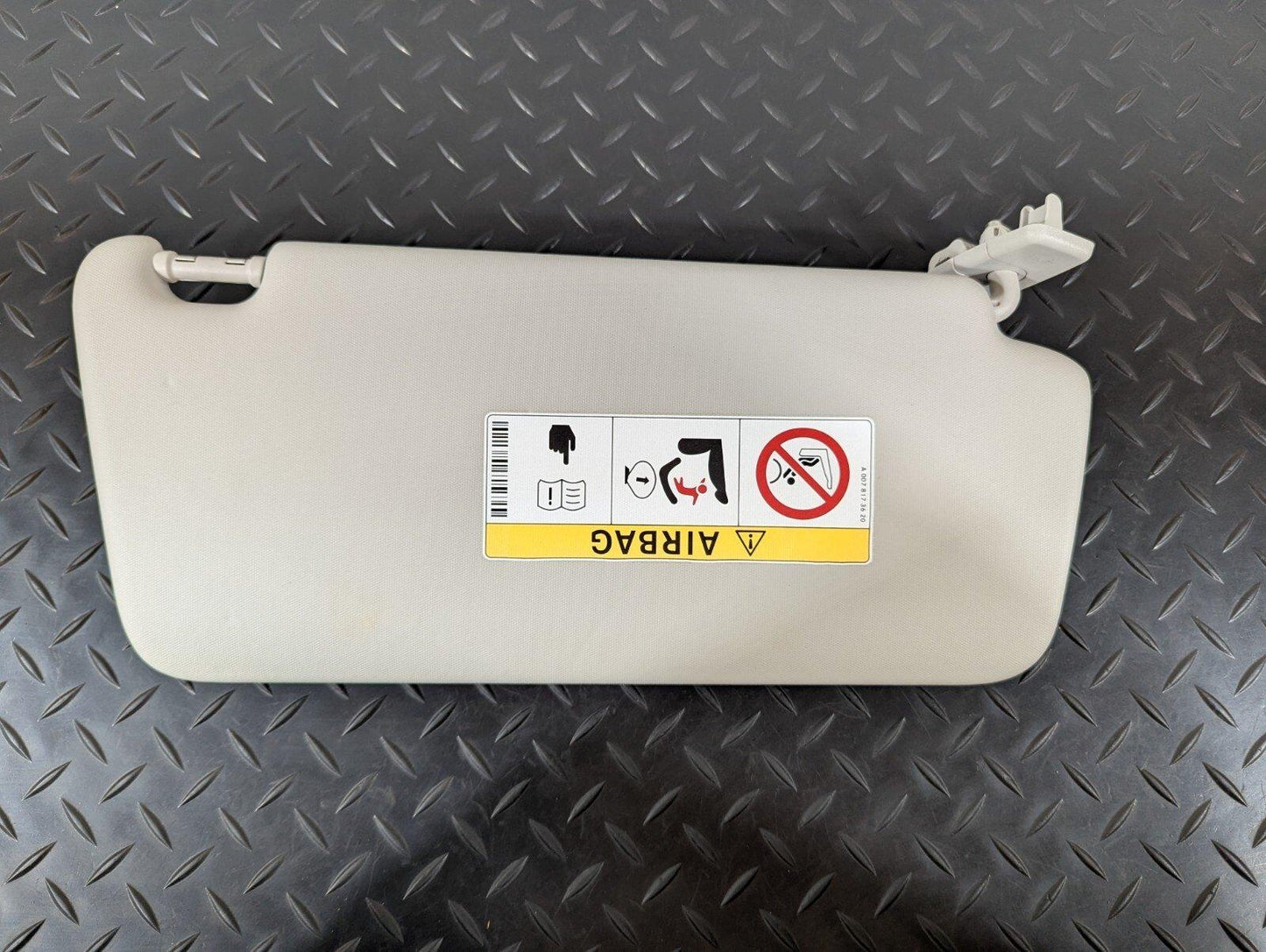 14-19 MERCEDES BENZ GLA X156 GENUINE LEFT PASSENGER SIDE SUN VISOR A1768101300