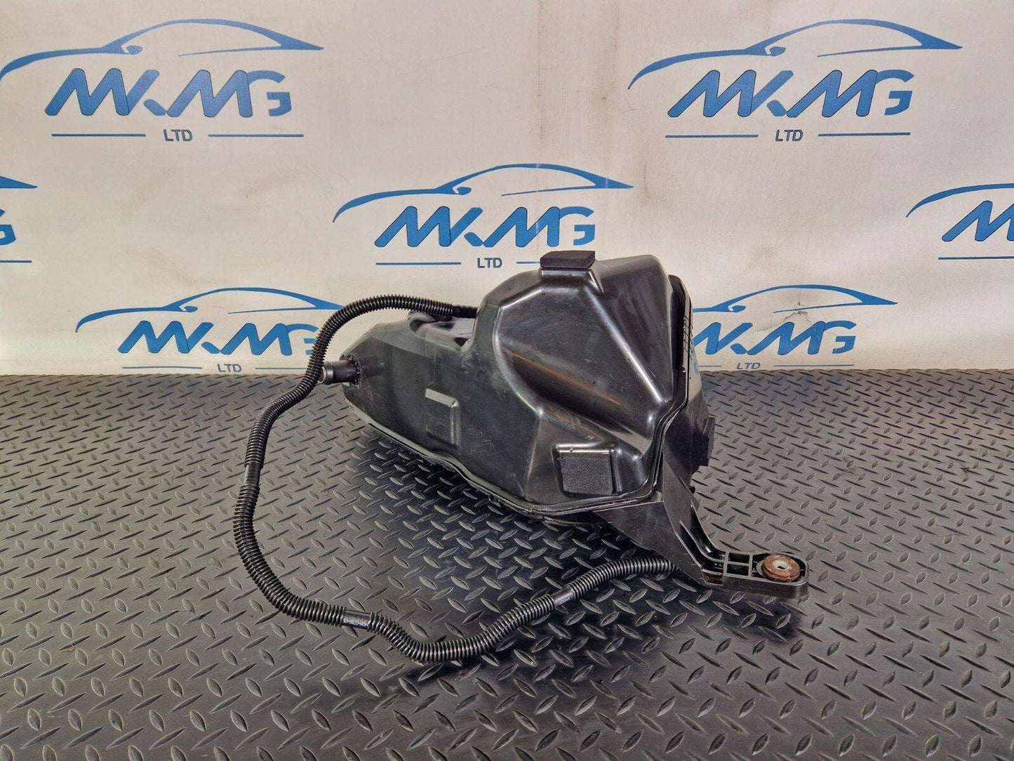 12-18 BMW 3 SERIES F30 F31 LCI ACTIVE ADBLUE TANK CONTAINER 7433648
