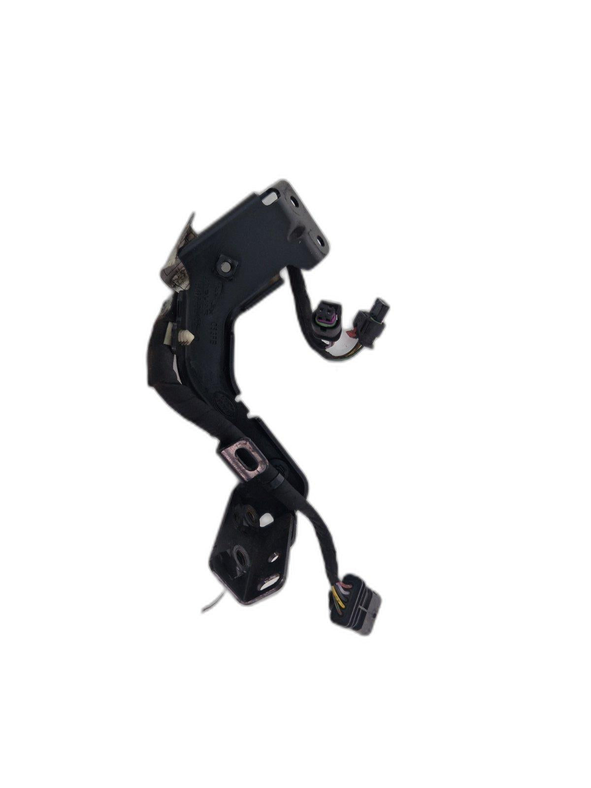 15-21 JAGUAR F-PACE GENUINE XF VELAR FASTENER BRACKET G4D39L456AD