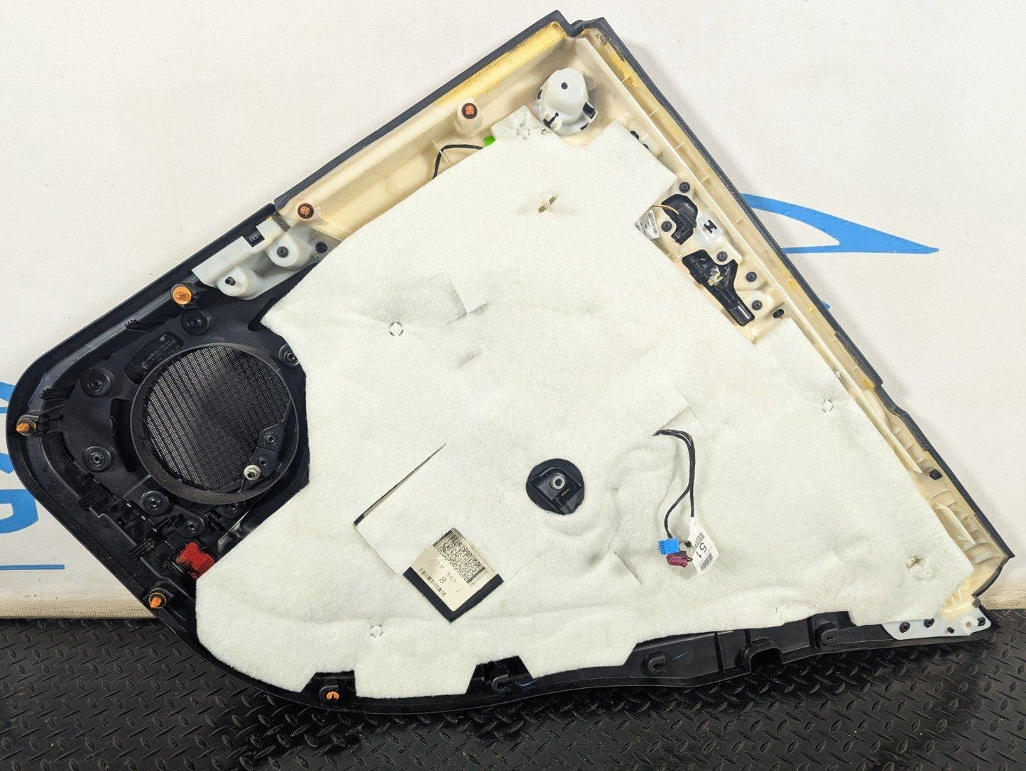 11-19 MERCEDES BENZ ML W166 GENUINE REAR LEFT DOOR CARD COVER