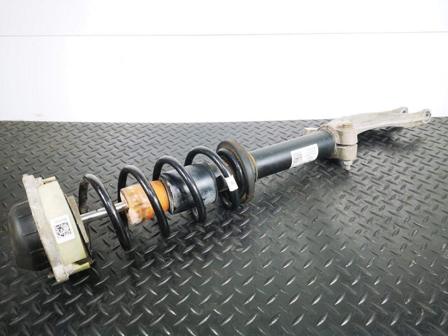 16-19 AUDI A4 B9 GENUINE FRONT RIGHT O/S SHOCK ABSORBER 8W0413031T 8W0031T