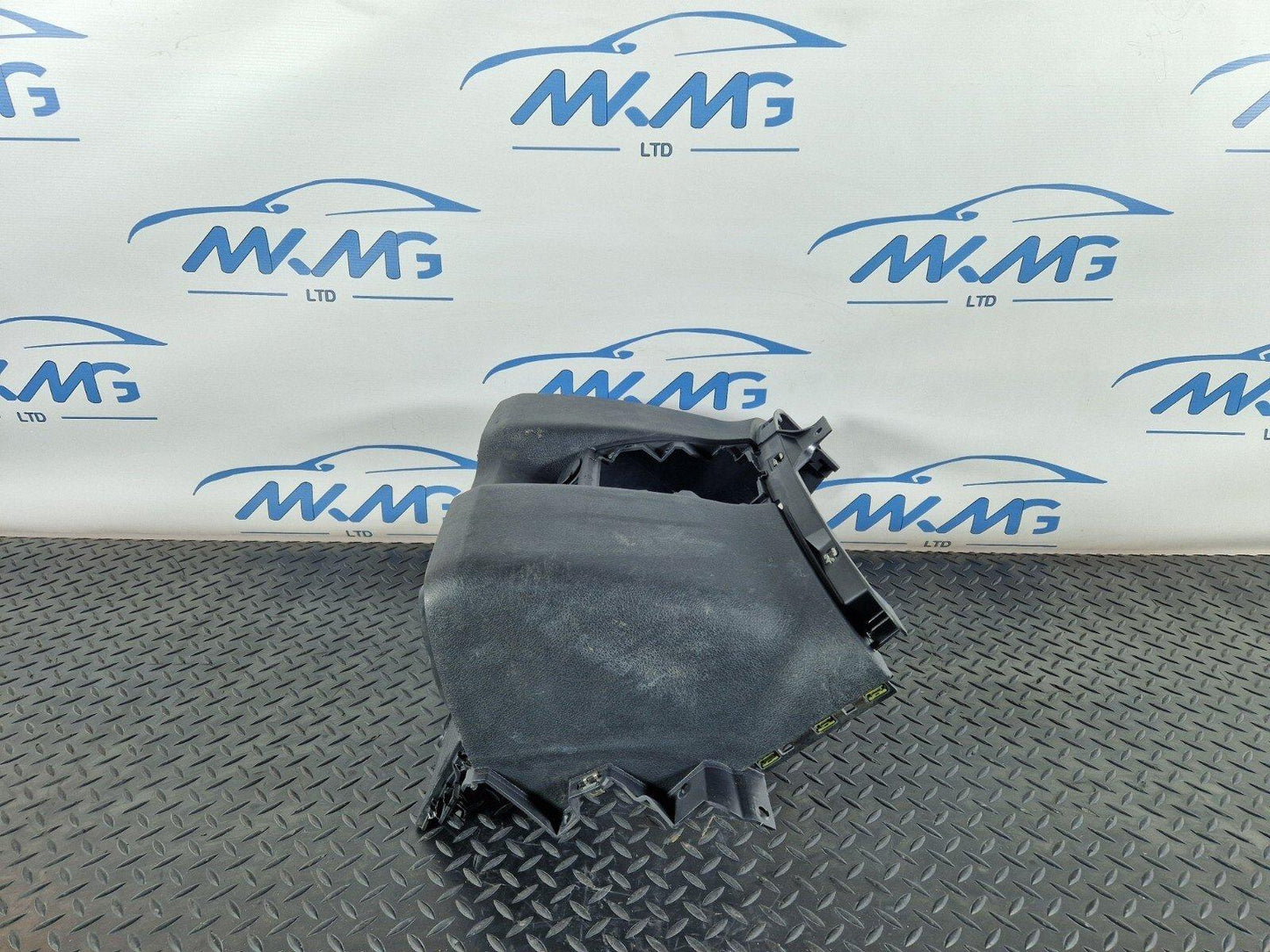 18-ON MERCEDES BENZ SPRINTER W907 DASHBOARD CENTER TRIM PANEL A9106892100