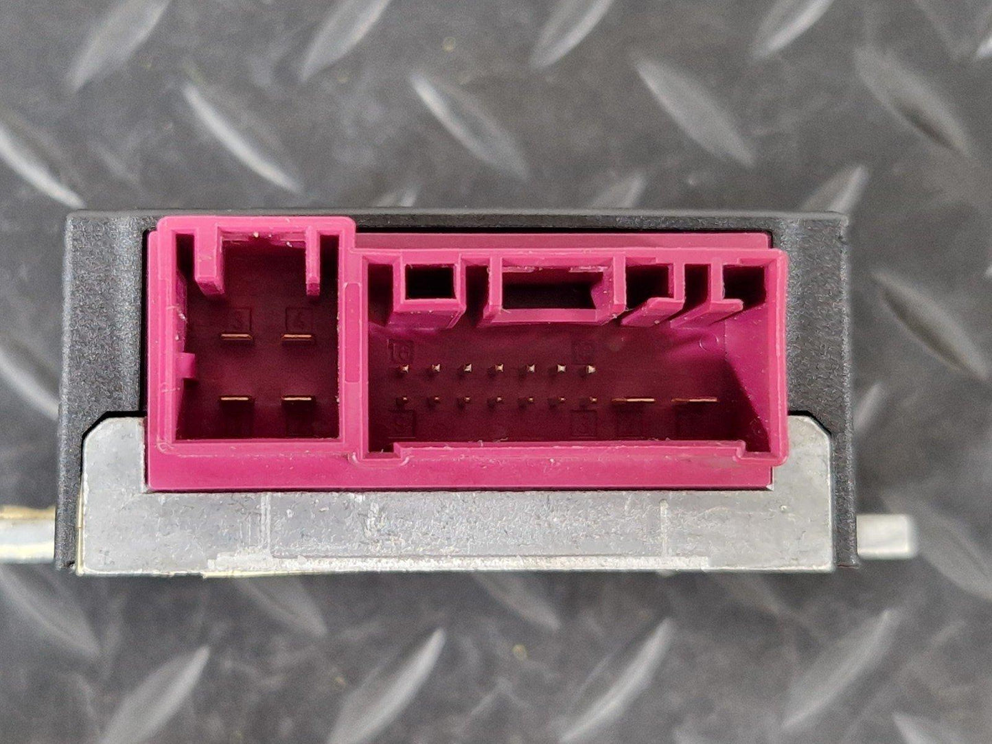 10-13 BMW X5 E70 LCI GENUINE FUEL PUMP CONTROL ECU MODULE 60330949