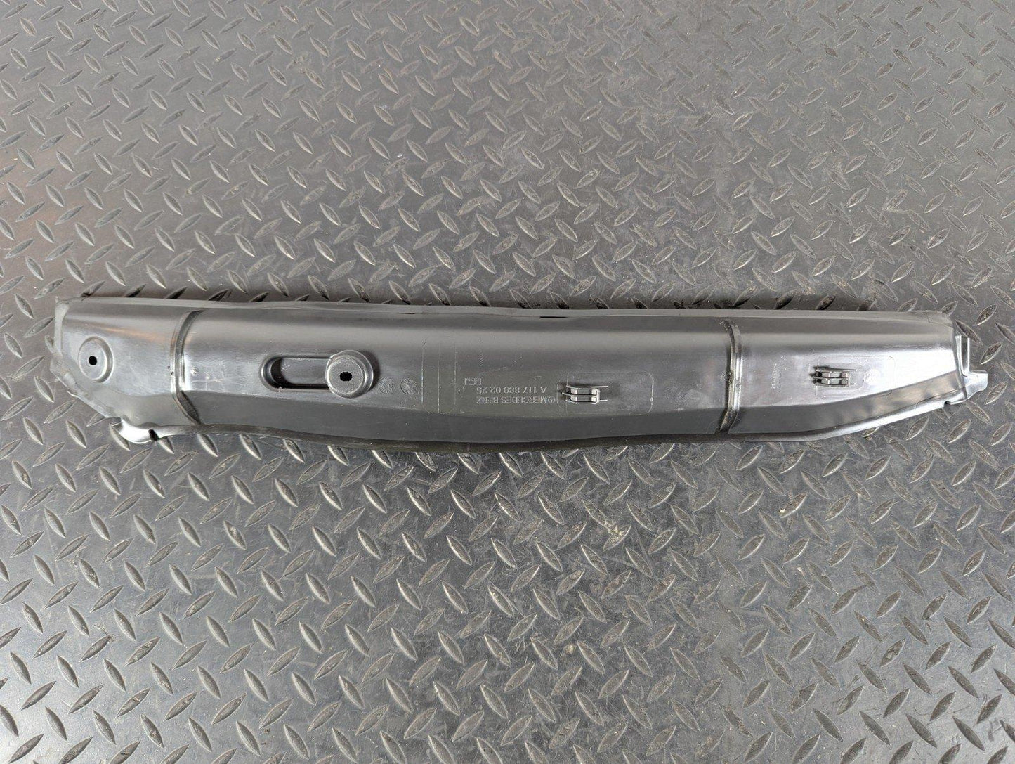 13-19 MERCEDES BENZ CLA C117 FRONT GUARD FENDER PILLAR TRIM RHS A1178890225