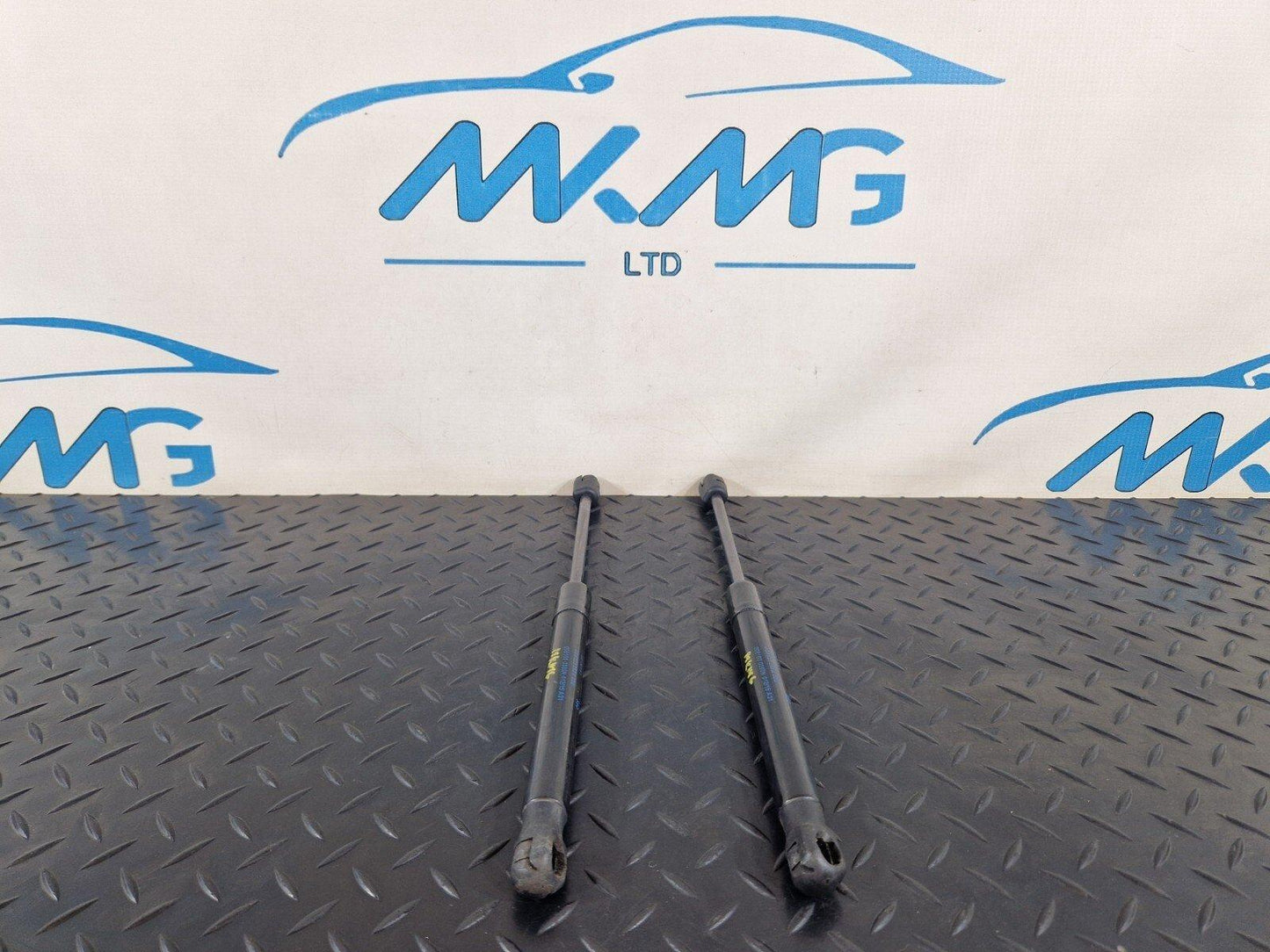 12-18 AUDI A6 C7 GENUINE OEM PAIR OF BONNET HOOD LIFT SUPPORT STRUTS 4G8823359A