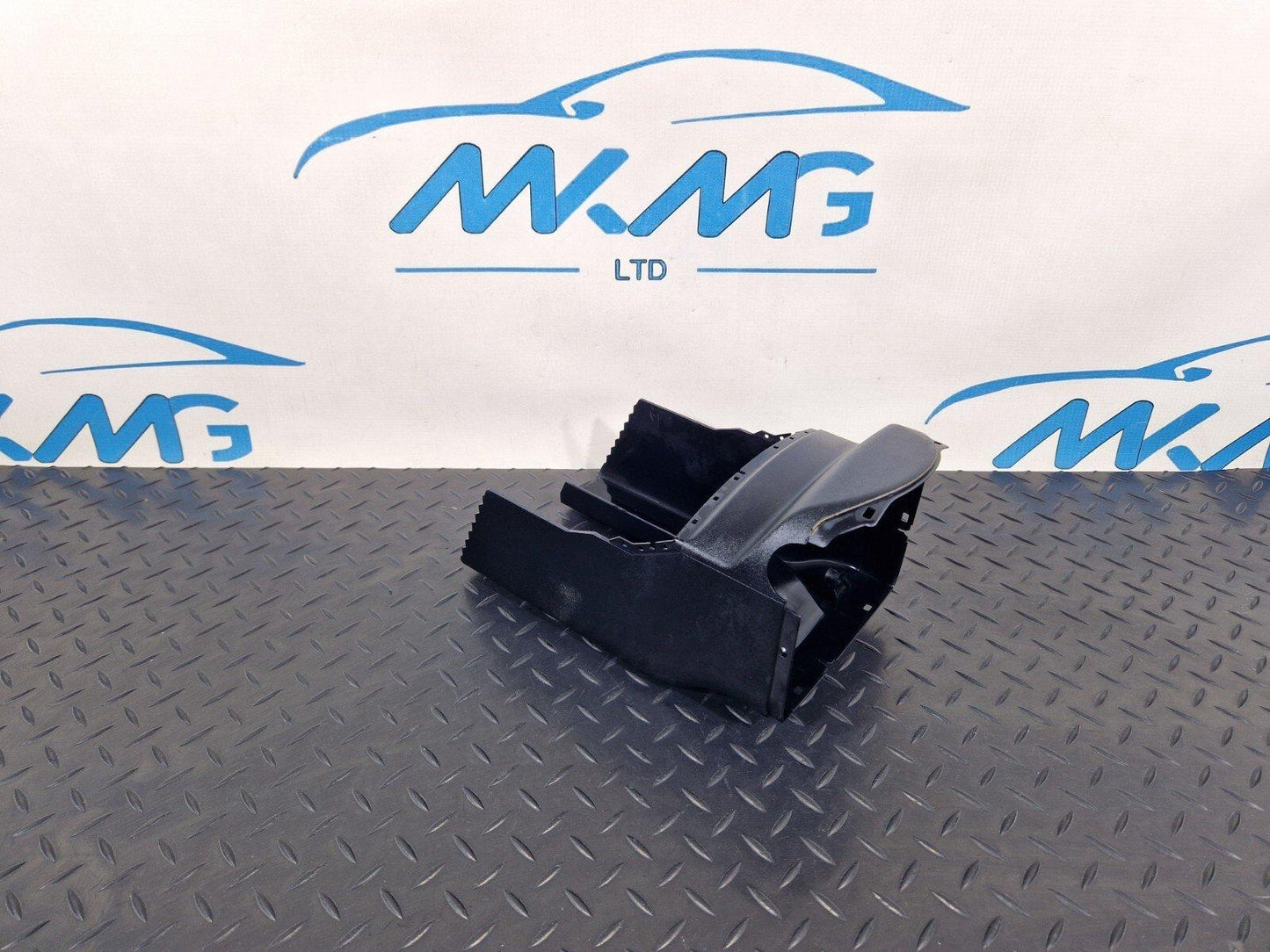 18-ON MERCEDES BENZ SPRINTER W907 W910 STEERING COLUMN SURROUND TRIM A9079003702