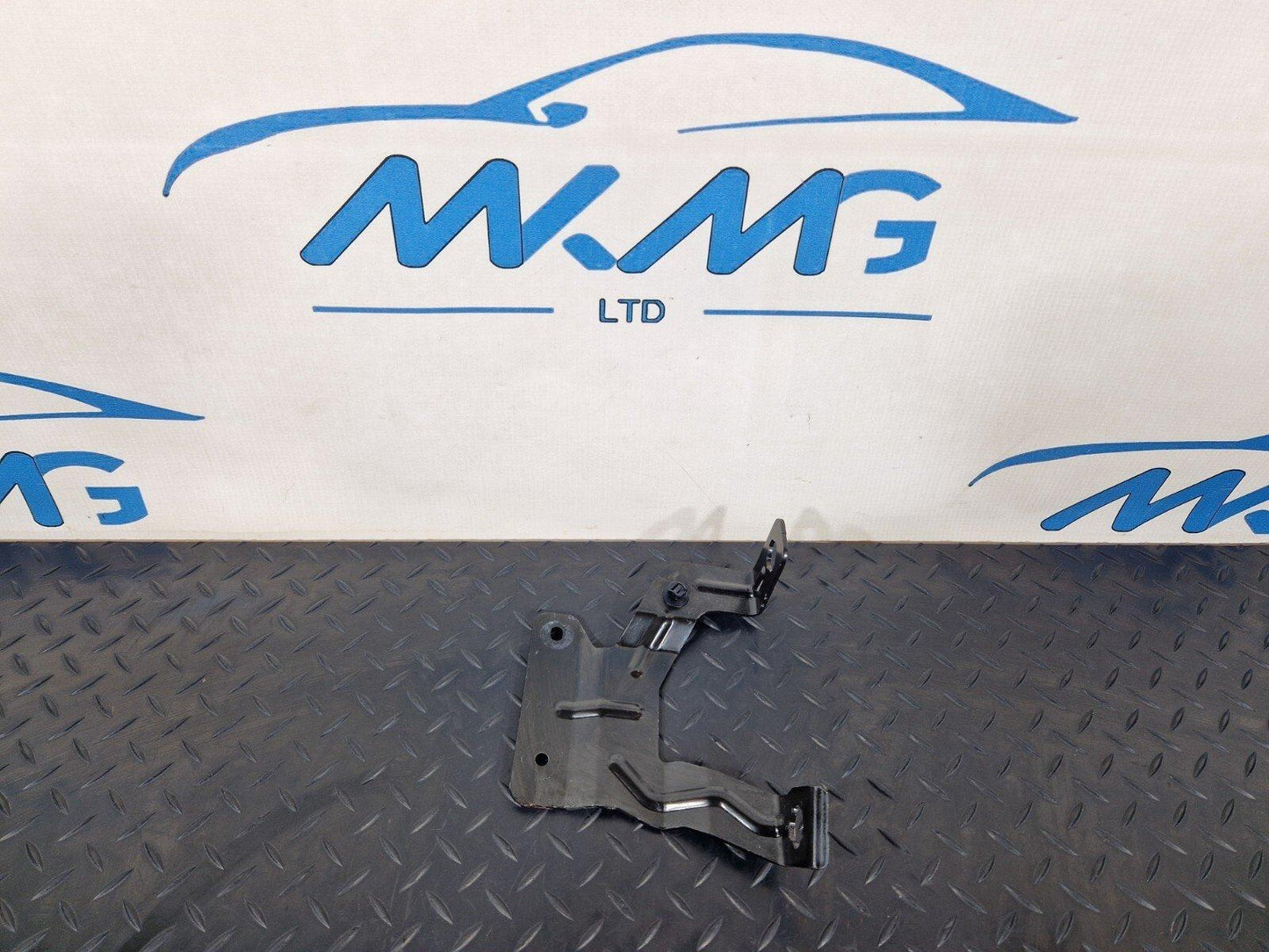 16-19 AUDI A4 B9 EXPANSION COLLANT TANK BRACKET 8W0121232F
