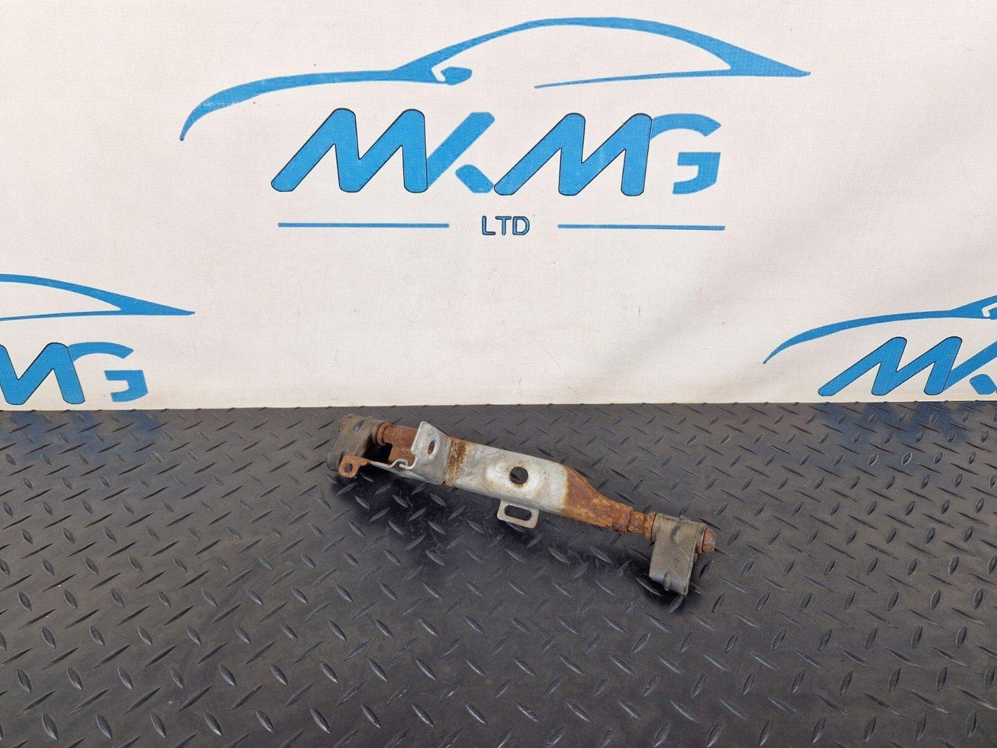 14-21 MERCEDES BENZ W205 EXHAUST SYSTEM HOLDER MOUNT BRACKET A2054902540