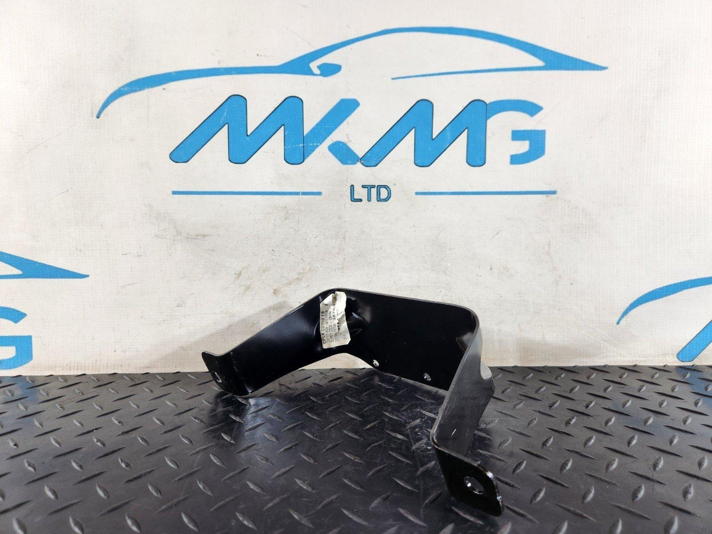 13-23 RANGE ROVER SPORT L494 N/S PASSENGER SIDE LEFT LUGGAGE BRACKET CPLA313A03A