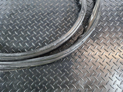 16-22 MERCEDES BENZ X253 BOOT LID TAILGATE RUBBER SEAL GENUINE A2537400078