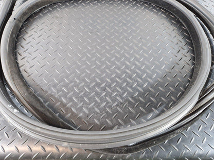 11-18 BMW 6 SERIES F13 GASKET SEAL RUBBER FRONT DOOR LEFT PASSENGER SIDE 7221325