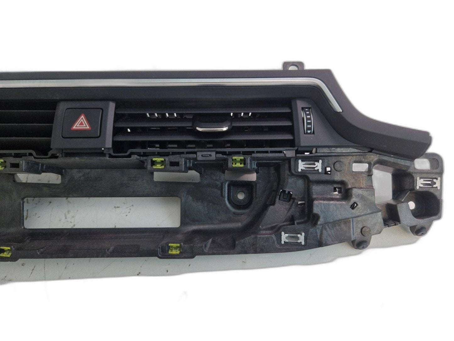 16-19 AUDI A4 B9 CENTRE AIR VENT HAZARD BUTTON 8W2820902