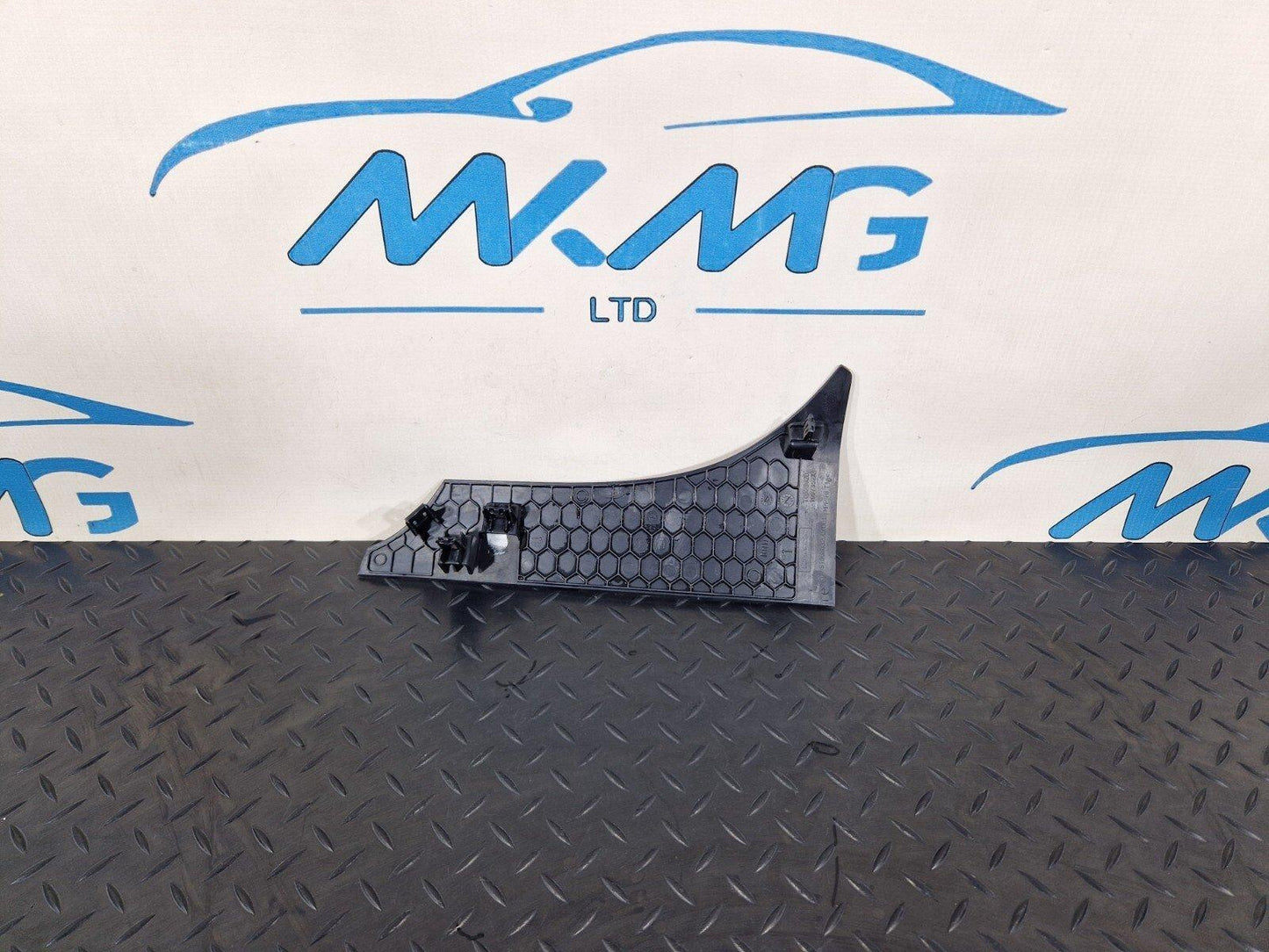 18-ON MERCEDES BENZ SPRINTER W907 W910 RIGHT O/S LOWER TRIM PANEL A9106803200