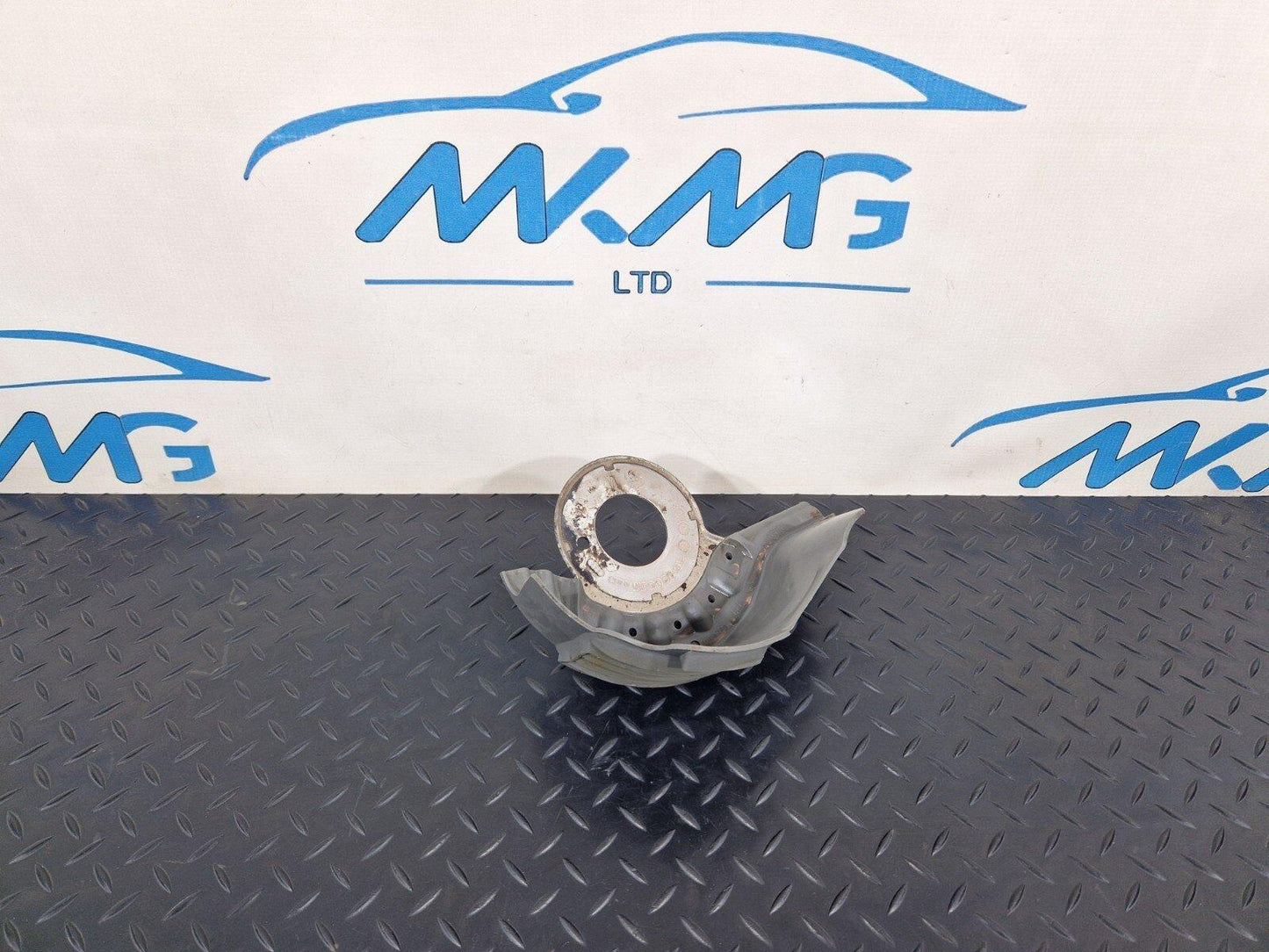 10-18 AUDI A7 4G S-LINE REAR LEFT SPRING RUBBER COVER GUARD 8R0511539C