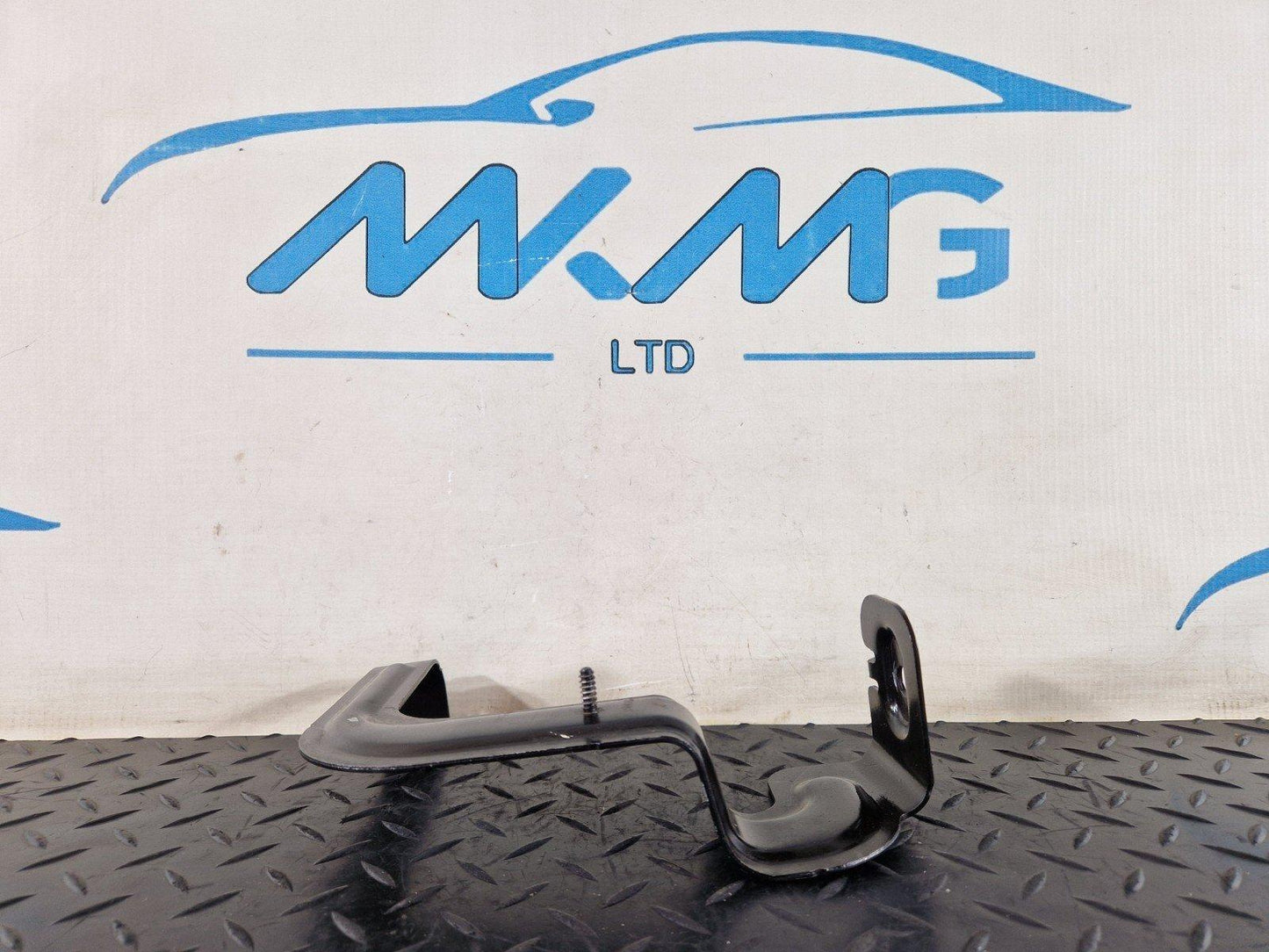 16-19 MERCEDES BENZ GLE W166 LOAD COMPARTMENT FLOOR RIGHT O/S HOLDER A1666841800