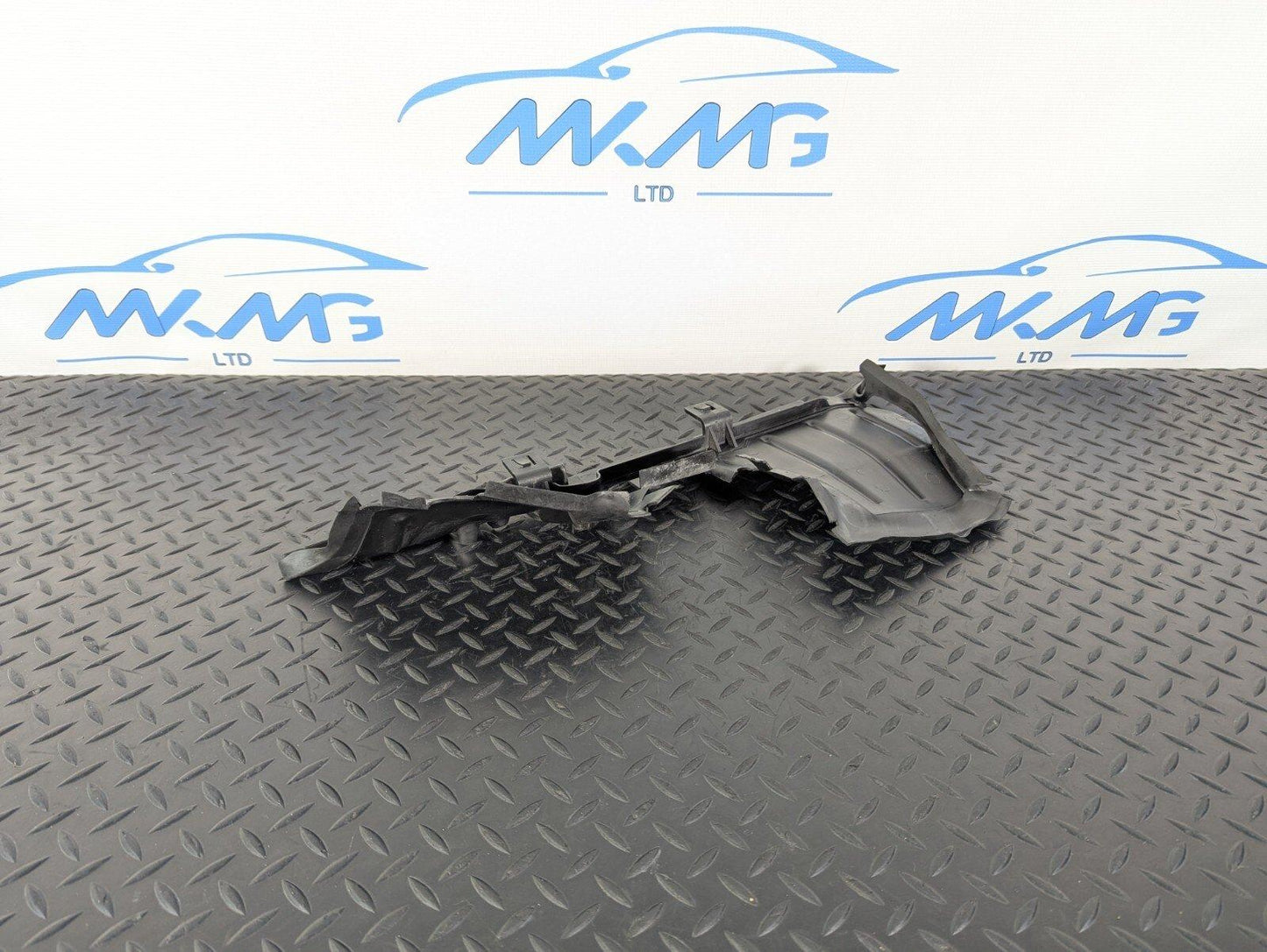 10-17 AUDI A8 4H  RADIATOR AIR GUIDE LEFT SIDE 4H0121283B