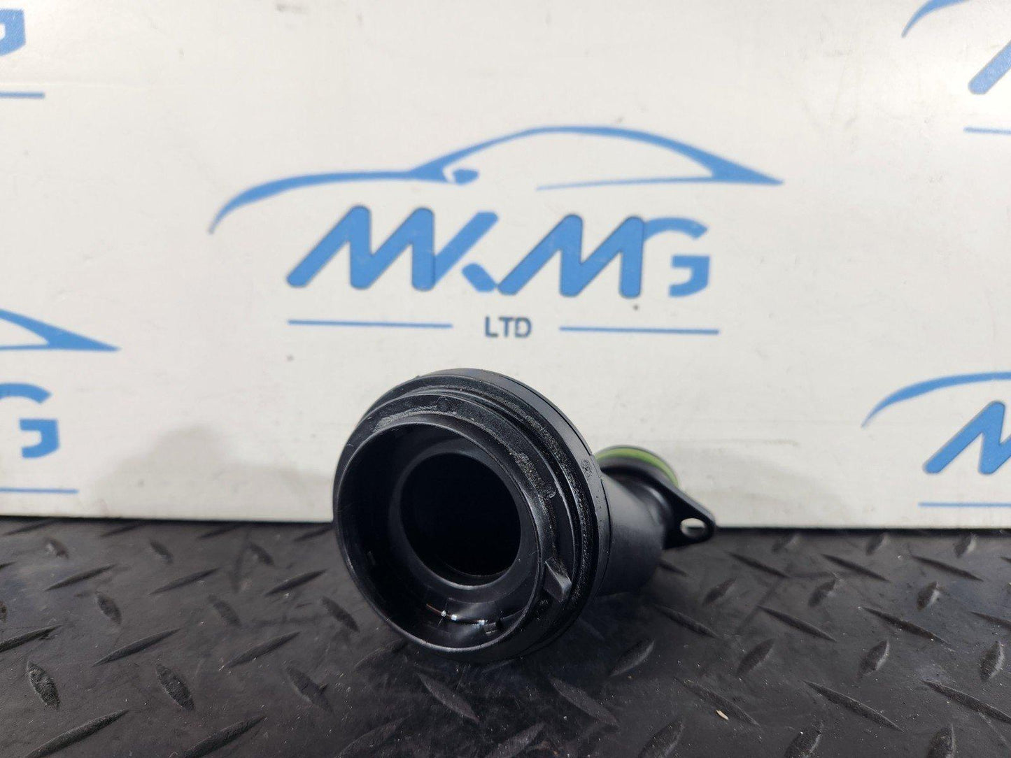 16-20 AUDI Q7 4M ENGINE OIL FILLER PIPE 059103482H