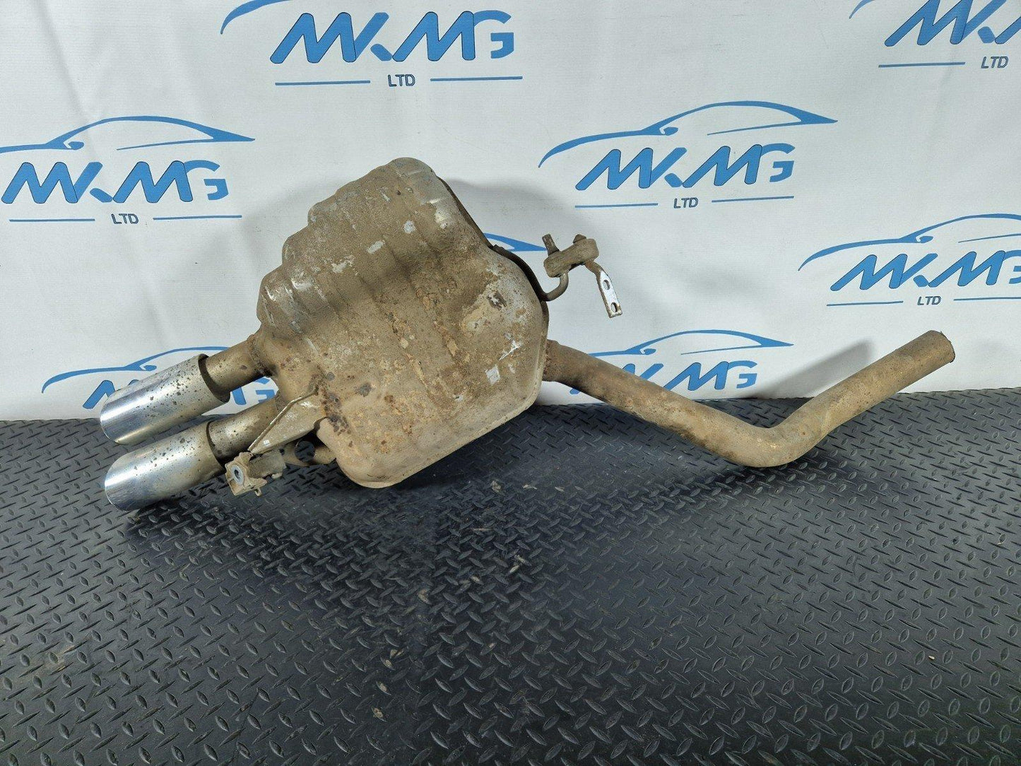 12-18 AUDI A6 C7 GENUINE MIDDLE TO REAR EXHAUST SYSTEM MUFFLER 4G0253611A