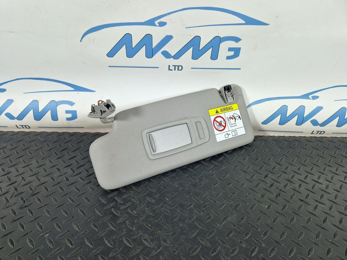 16-22 BMW X1 F48 GENUINE OEM LEFT N/S PASSENGER SIDE SUN VISOR 7402857