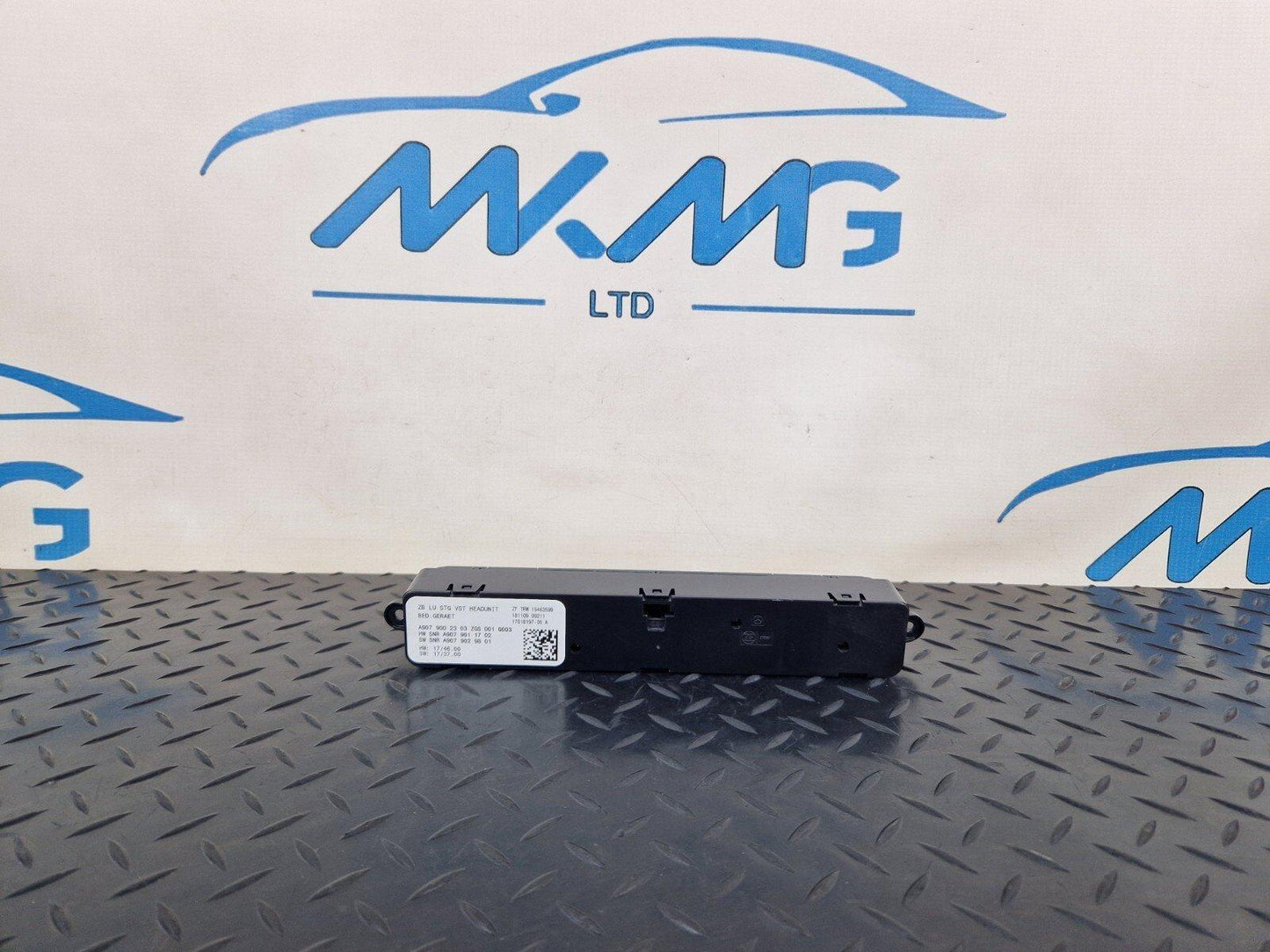 18-ON MERCEDES BENZ SPRINTER W907 W910 DASHBOARD RADIO BUTTONS A9079002303