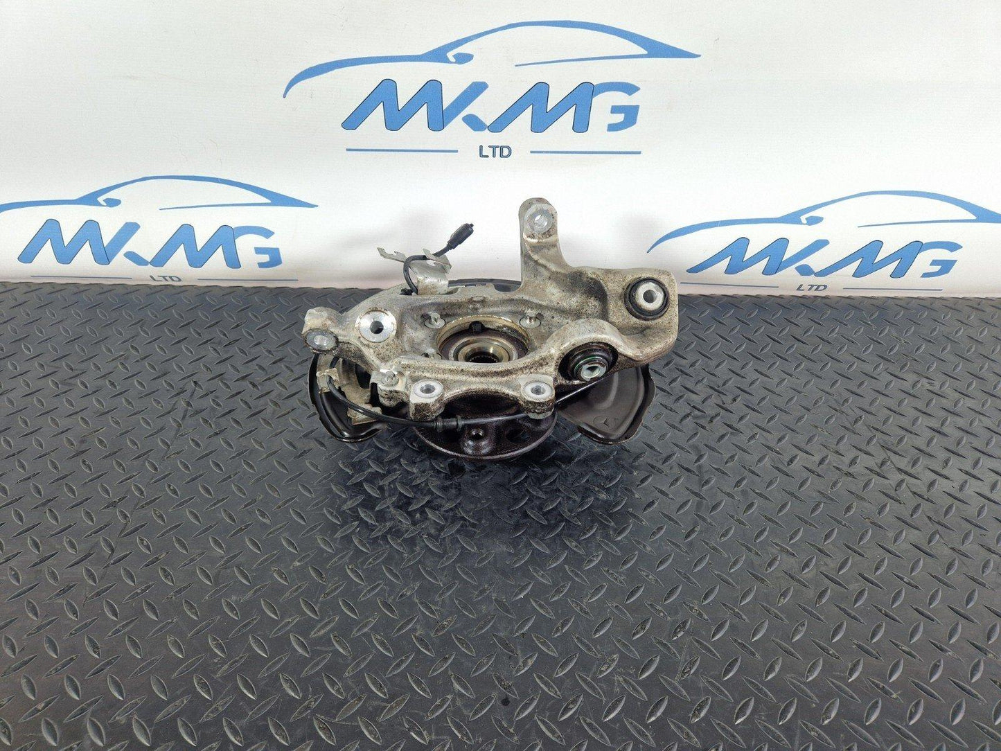 14-21 MERCEDES BENZ C300h W205 N/S PASSENGER SIDE REAR WHEEL HUB A2055467380