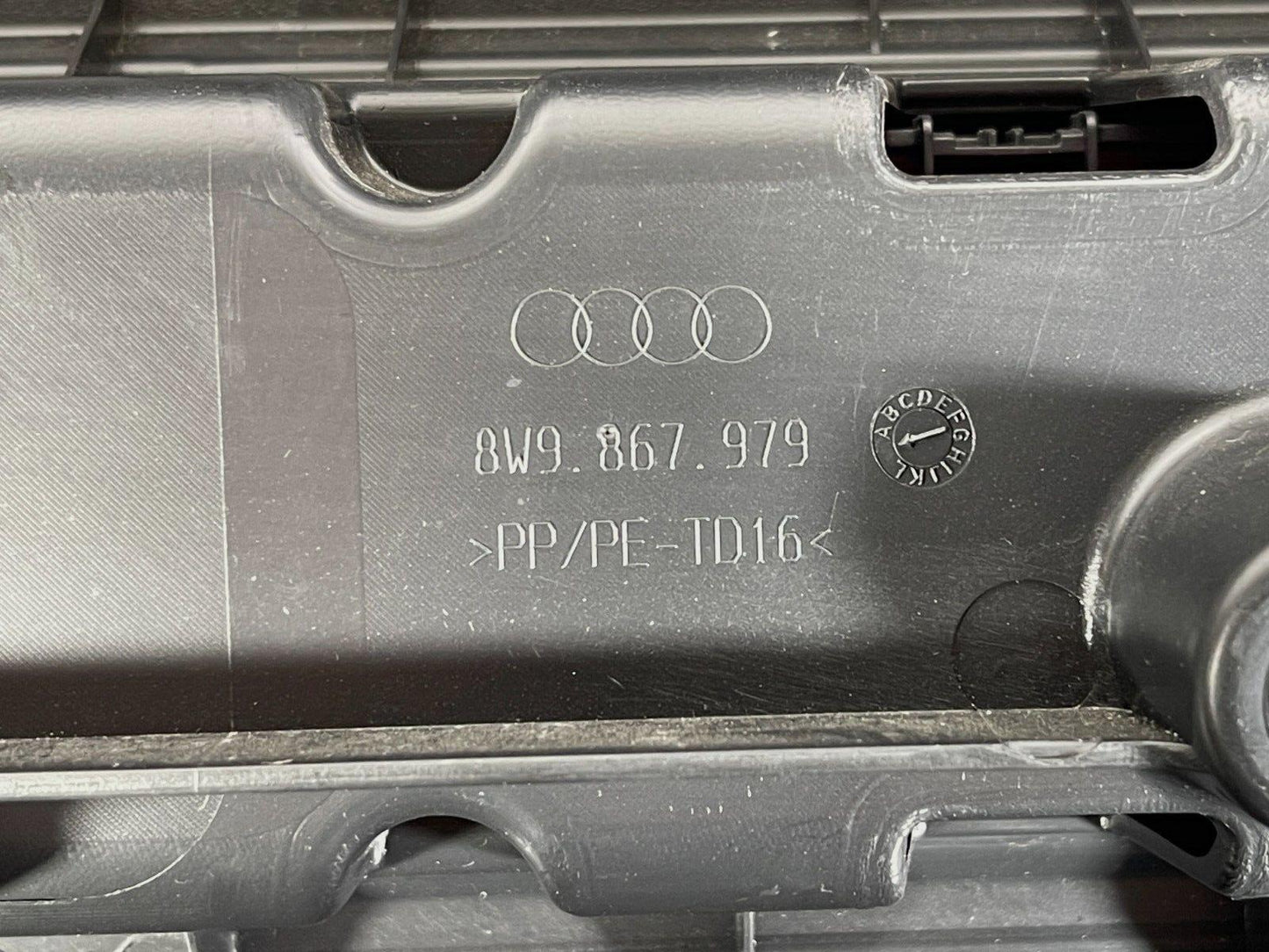 16-19 AUDI A4 B9 AVANT GENUINE BOOTLID/TAILGATE TRIM COVER BLACK 8W9867979