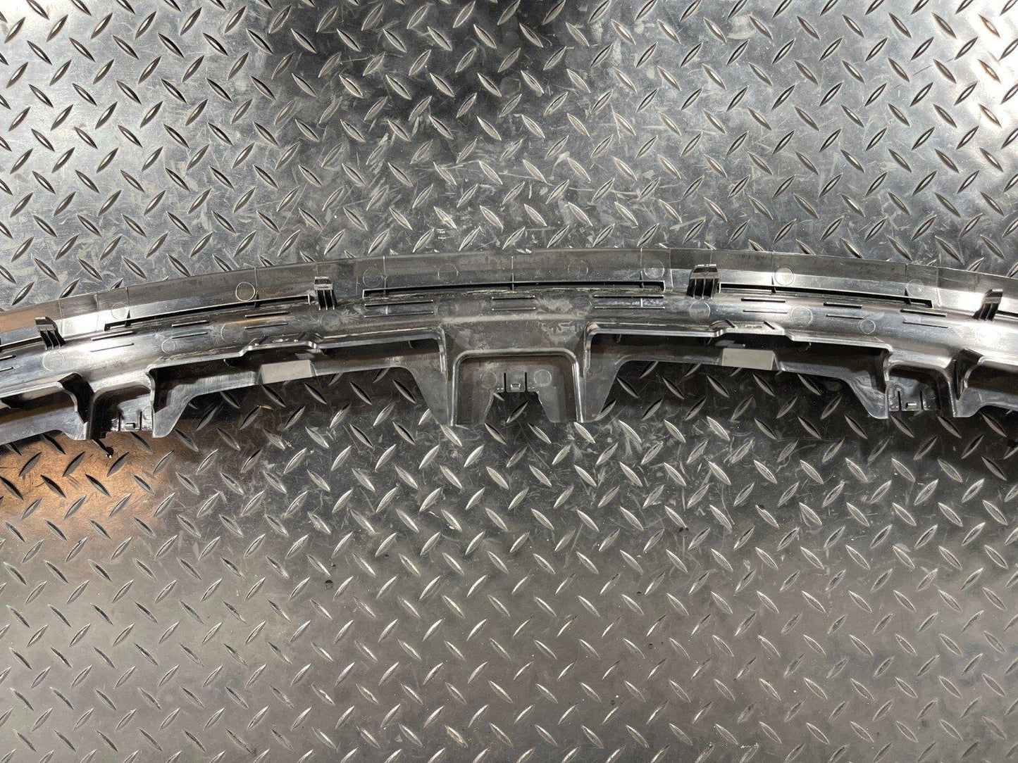 20-ON BMW 2 SERIES F44 REAR WINDOW LOWER TRIM BEAUTIFIER 7475714