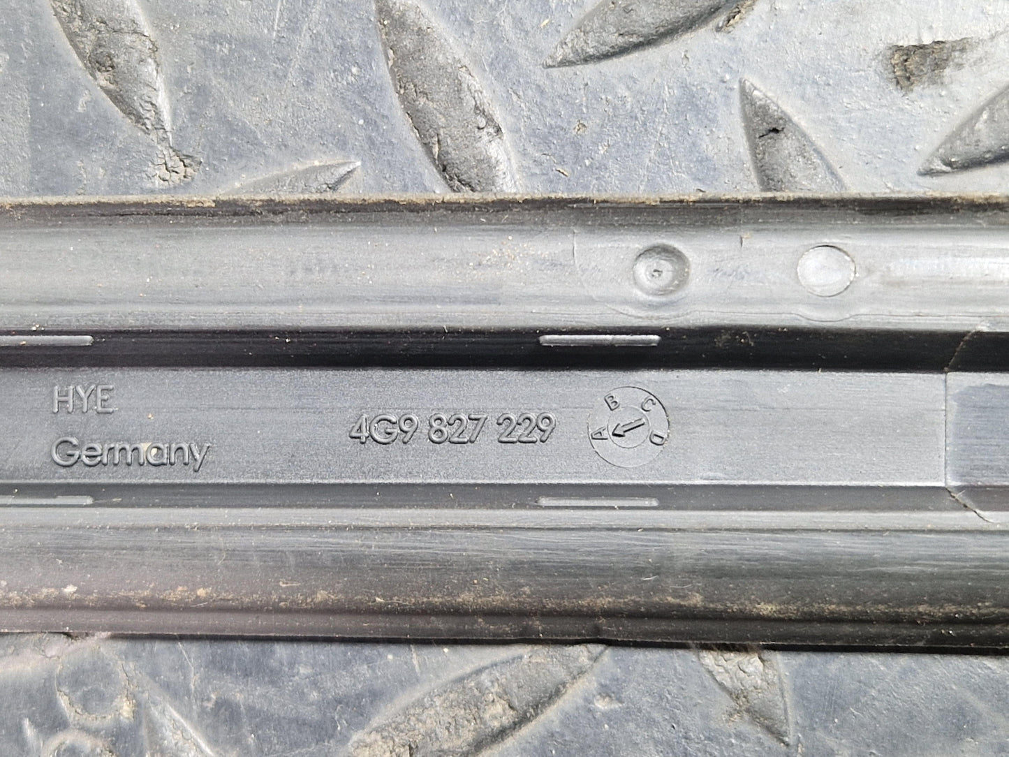 Audi A6 Allroad C7 Genuine Upper Rear Lid Cover 4G9827229