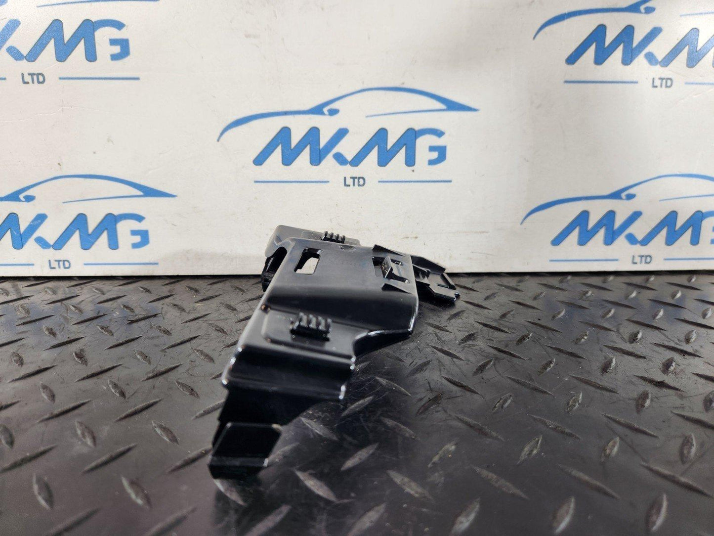 16-20 AUDI Q7 4M INTERIOR RIGHT A-PILLAR SPEAKER TRIM BRACKET 4M0867192