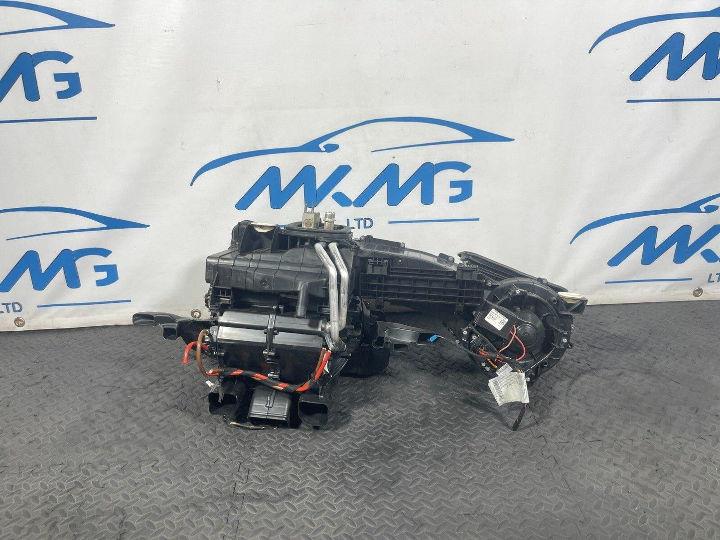 12-18 MERCEDES BENZ A CLASS W176 GENUINE HEATER MATRIX BOX A2468307000