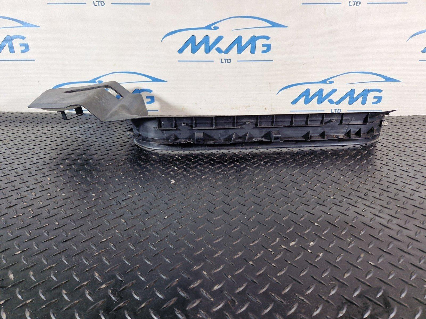 16-19 MERCEDES BENZ GLE W166 RIGHT FRONT SILL TRIM COVER A1666801835
