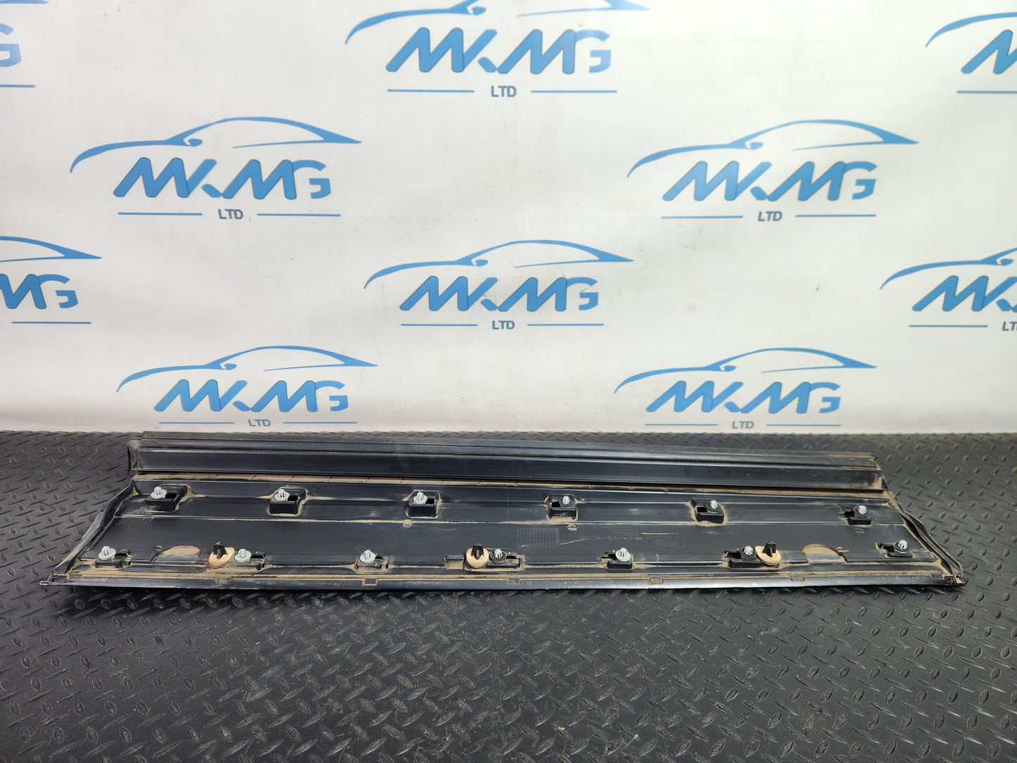 Range Rover Evoque SUV Front Right Door Moulding Trim Damaged K8D2-21064-C