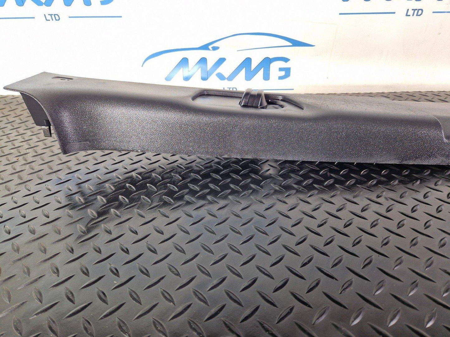 18ON MERCEDES BENZ SPRINTER W907 W910 RIGHT SIDE B PILLAR TRIM COVER A9076905200