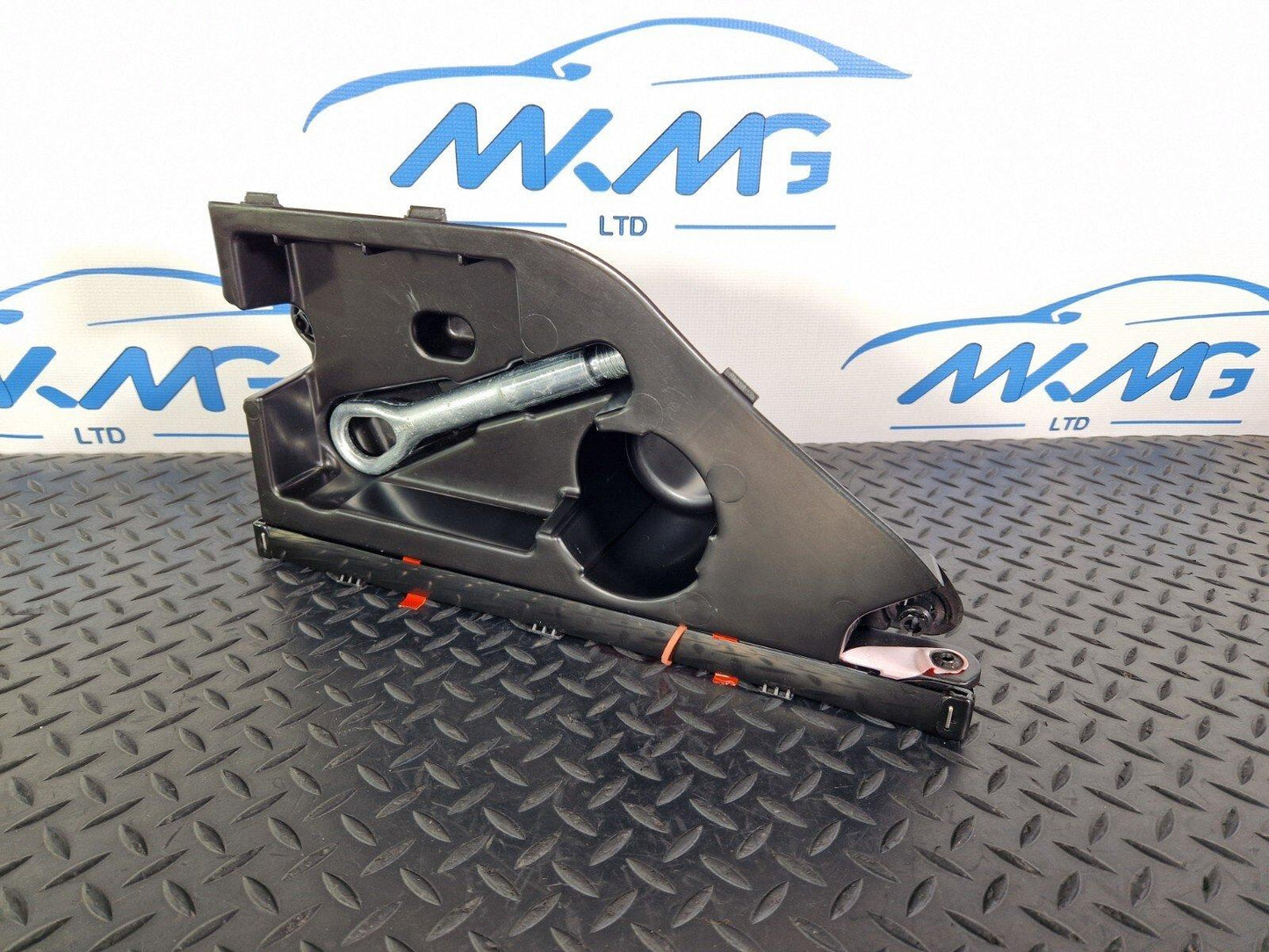 14-19 MERCEDES BENZ GLA X156 BOOT TRUNK MULTIFUNCTIONAL BOX TOOL KIT A2468900300