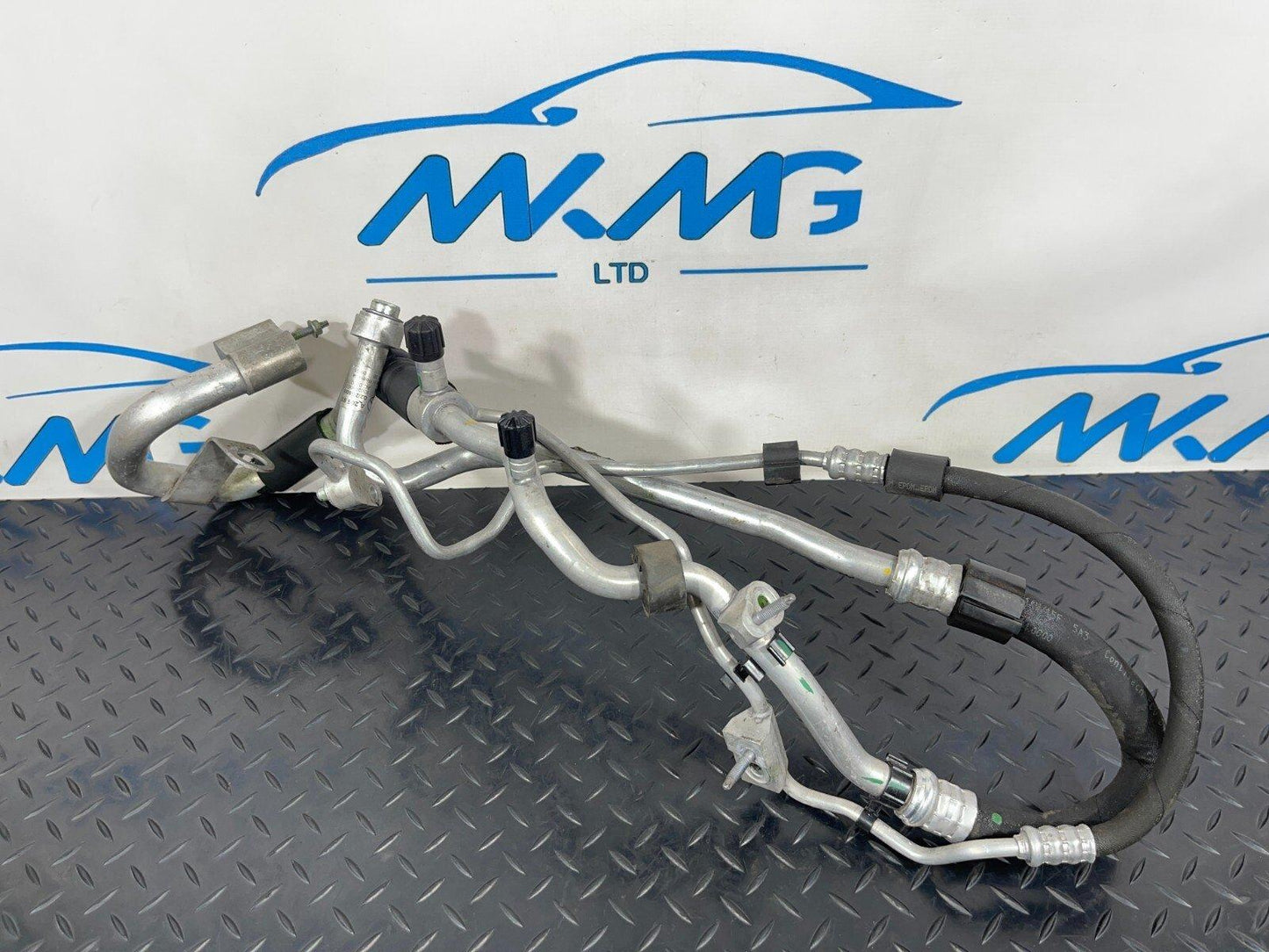 14-21 MERCEDES BENZ C300h W205 A/C AIR CONDITIONING PIPES  A2058304702