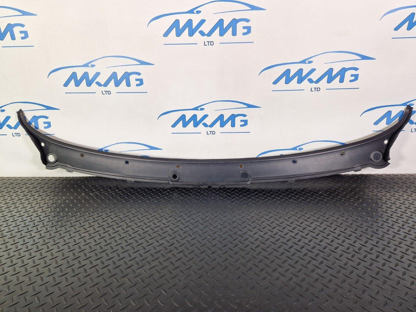 10-13 BMW X5 E70 LCI GENUINE WINDSCREEN AIR DUCT CHANEL 6958404