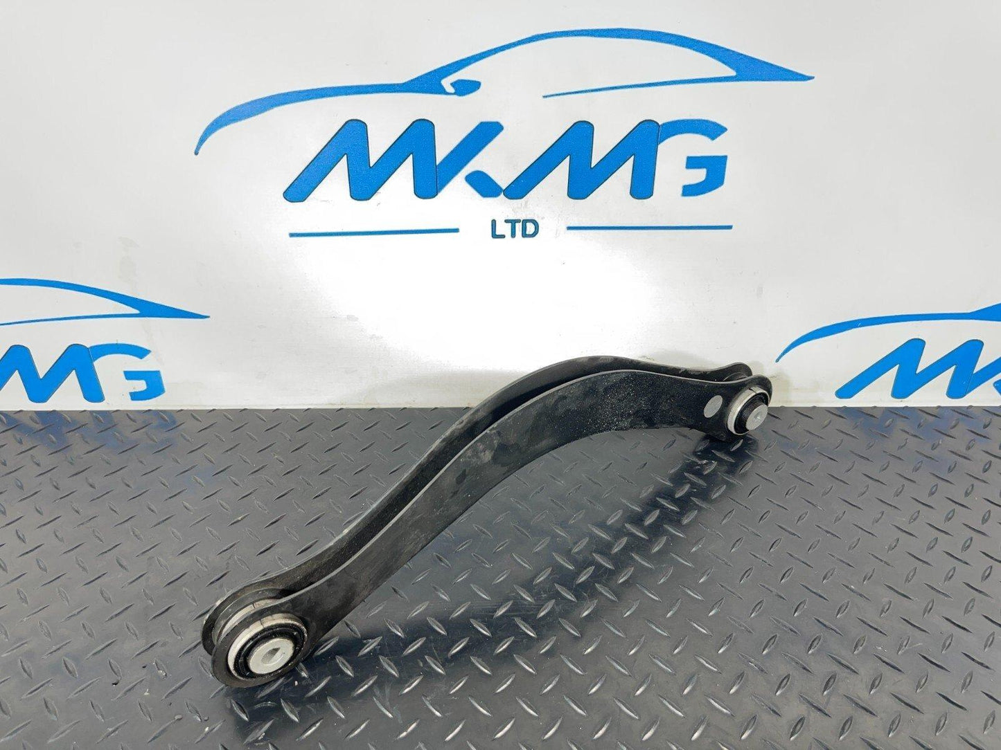 16-19 AUDI A4 B9 S-LINE QUATTRO WISHBONE UPPER CONTROL ARM REAR RIGHT 8W0505371E