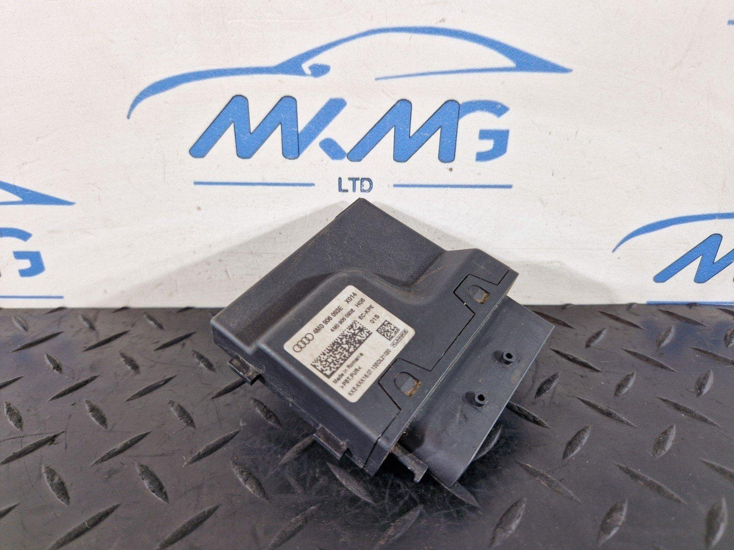 16-20 AUDI Q7 4M GENUINE OEM FUEL INJECTION PUMP CONTROL UNIT 4M0906093E