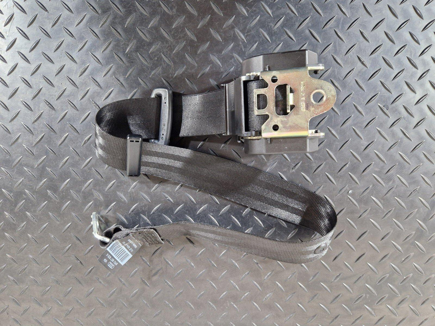 12-17 AUDI Q5 S-LINE GENUINE REAR SEATBELT FITS LEFT AND RIGHT 8R0857805K