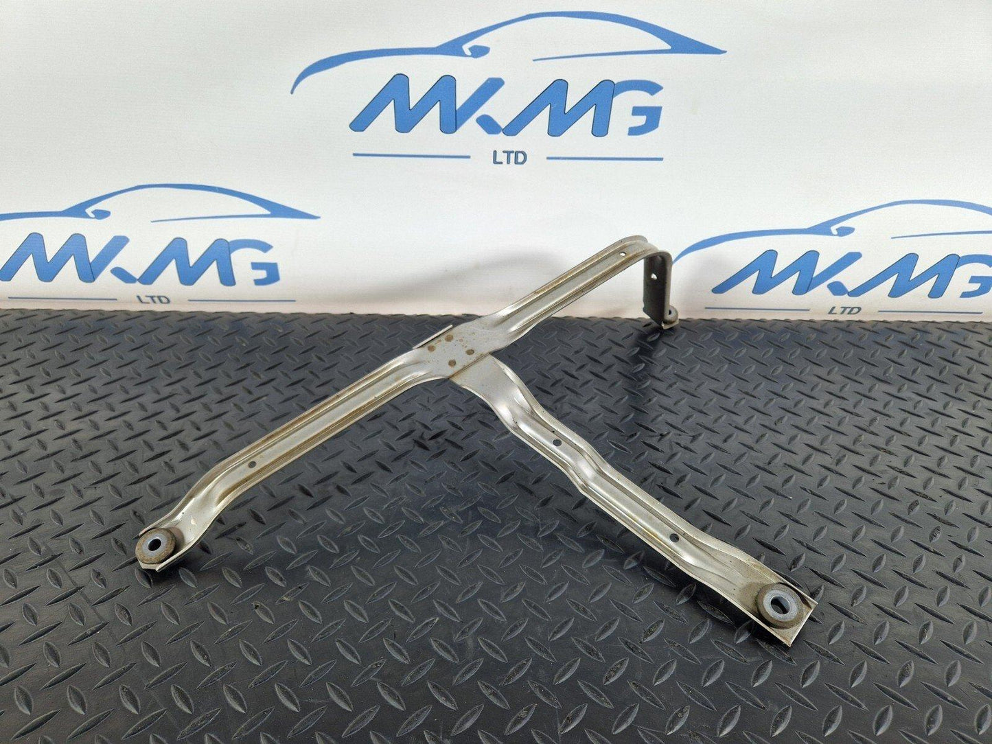 BMW 3 4 SERIES F30 F31 F32 F33 F34 F36 ADBLUE TANK BRACKET RIGHT 7294293