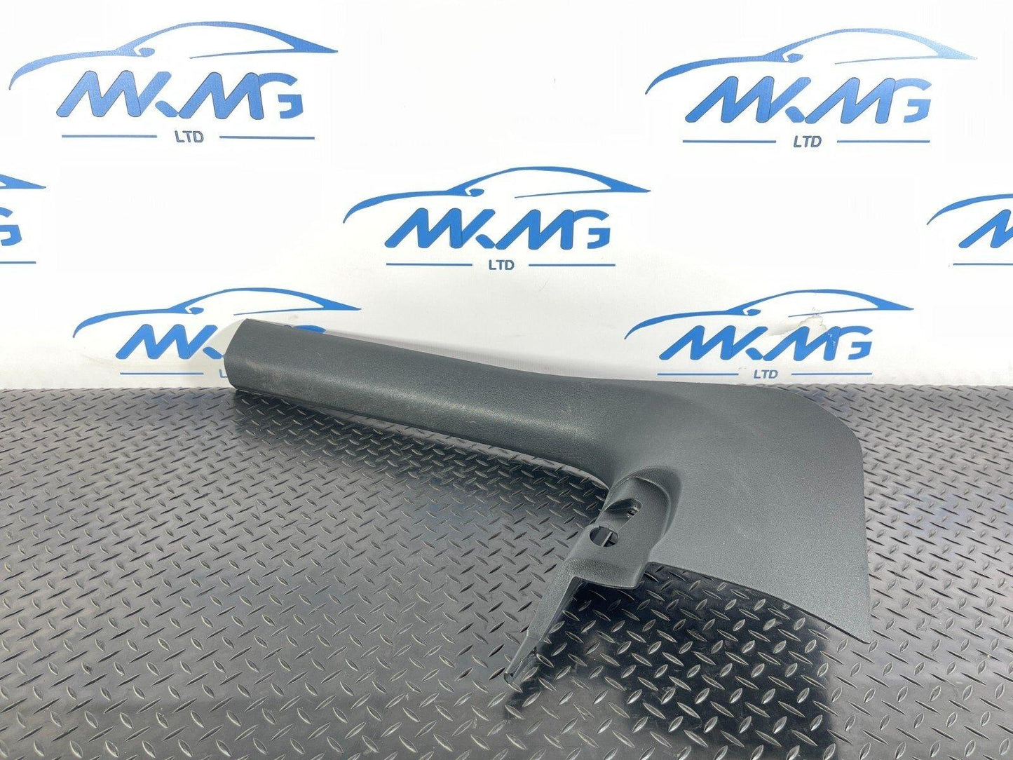 16-19 AUDI A4 B9 GENUINE DRIVERS SIDE LOWER PLASTIC TRIM PANEL 8W2867272A